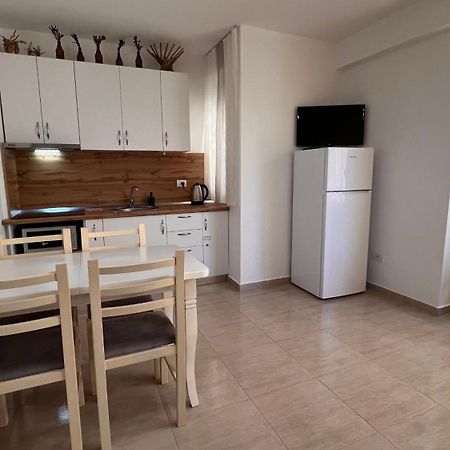 Mire Apartment Durrës 外观 照片